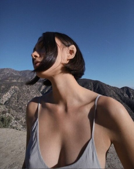 Bridget Gao Hollitt model art photo