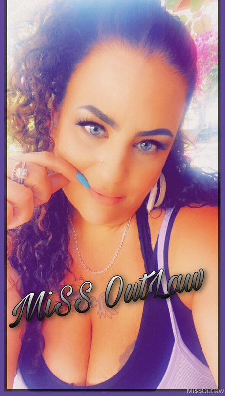 missoutlawakaladyk hot model img