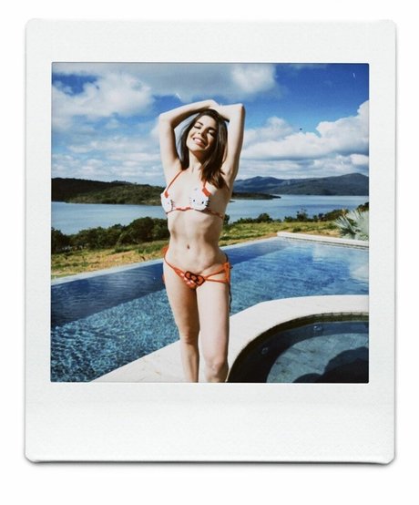 GKay nudes model pic