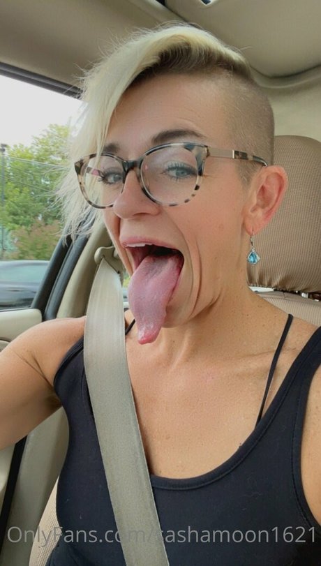 armpit licking onlyfans pornographic image
