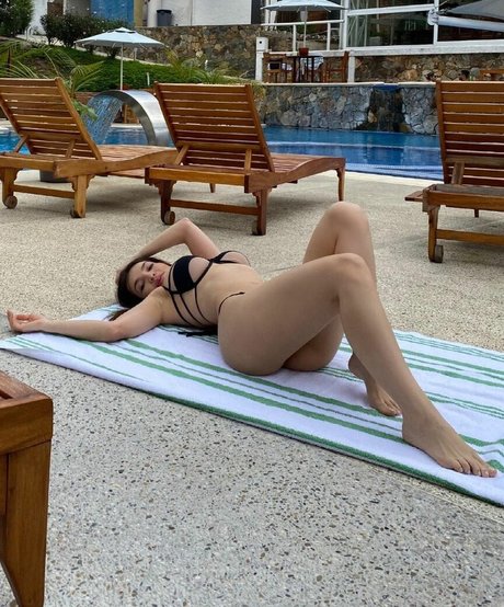 Rosiccont naked pornstar image