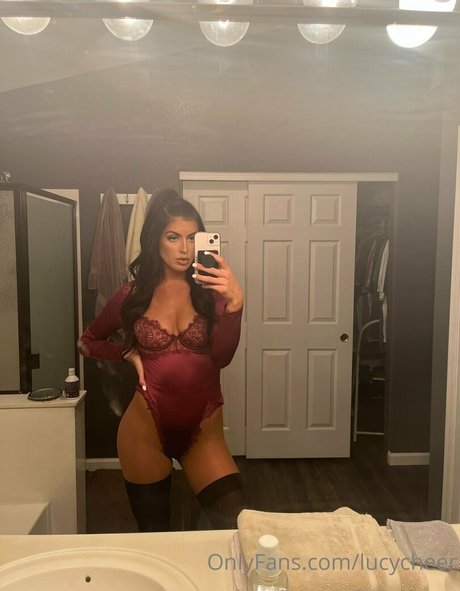 lucymomma sexy pornstar gallery