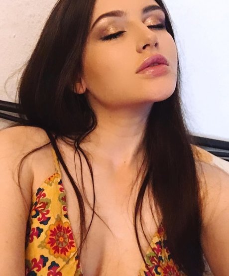 brunette onlyfans sexy naked picture