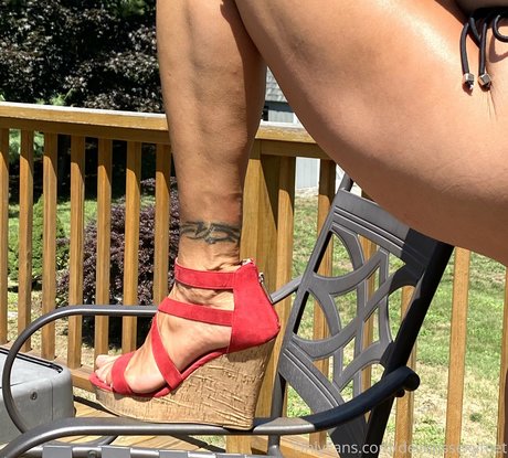 devonssexyfeet perfect model images