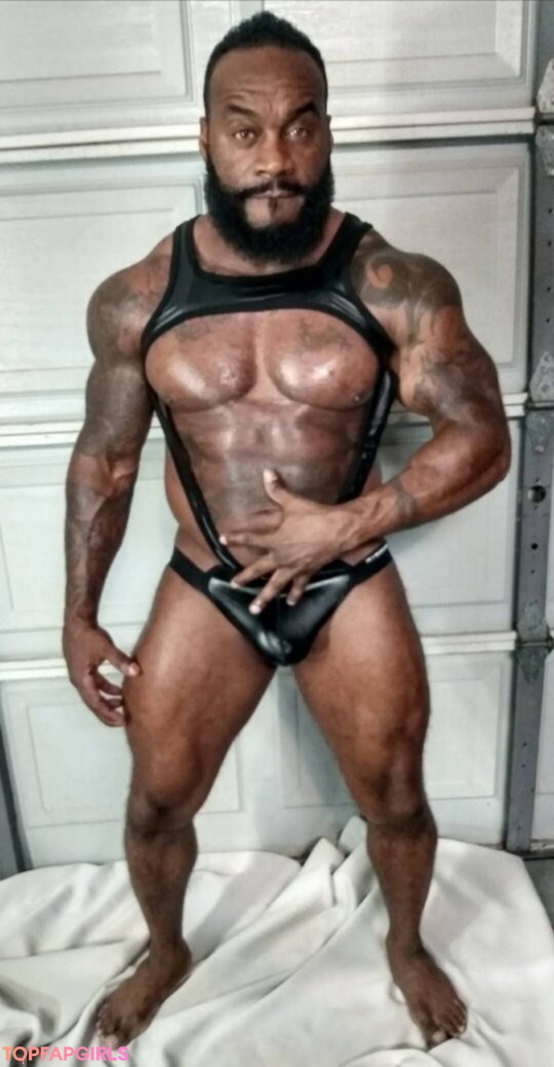 busty blonde onlyfans free photos