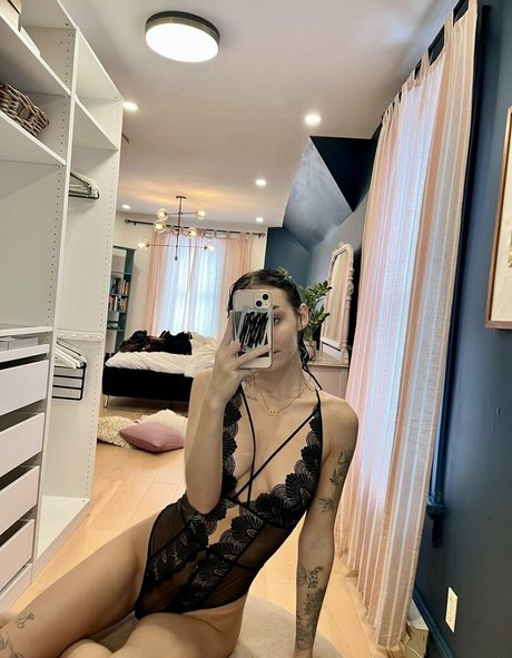 perky tits onlyfans erotic picture