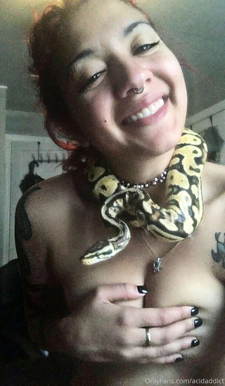 acidaddict model nudes picture