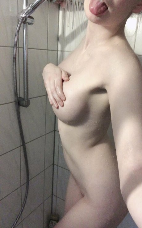 LeaLolly model photo