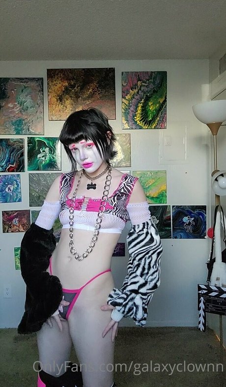 galaxyclownn star hot picture