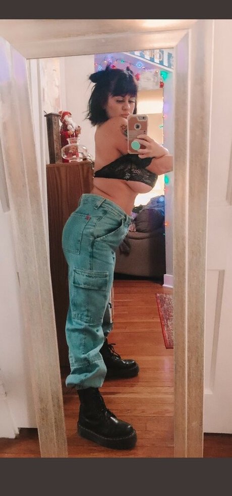 princess asian onlyfans top picture