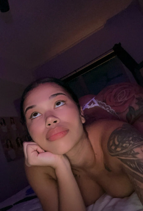Mulan Hernandez sexy star gallery