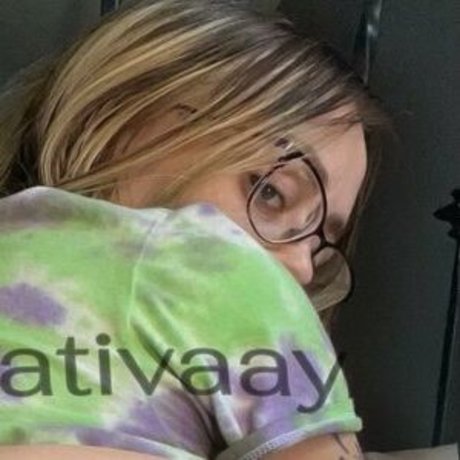 sativaayx2 model pornographic picture
