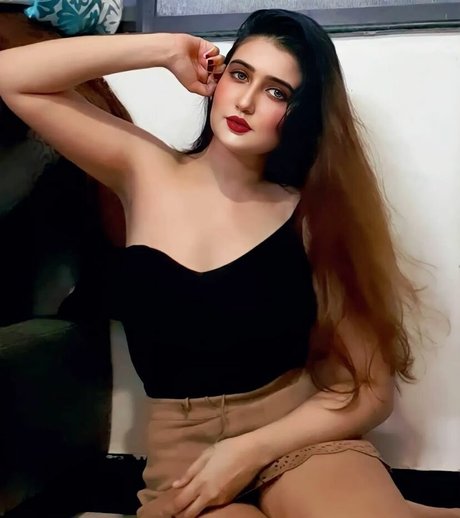 Aniza Hazel nice model pictures