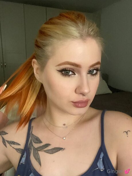 yoourgingergirl top model photo