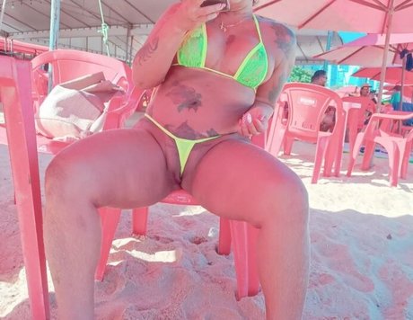 Esther Exhib naked star image