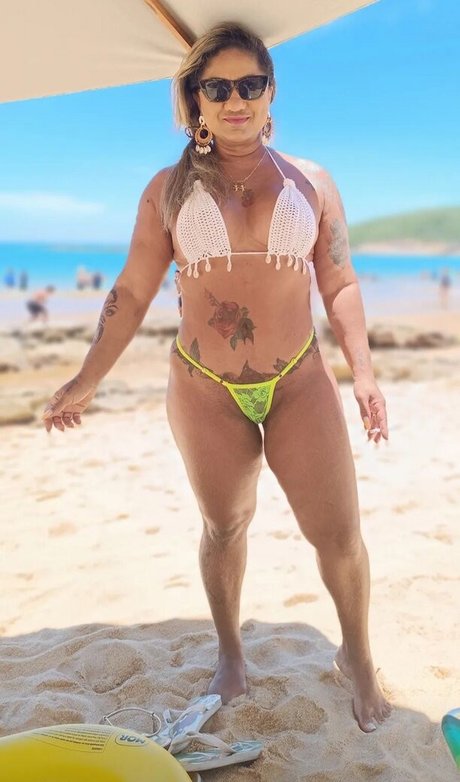 Esther Exhib hd pornstar photo