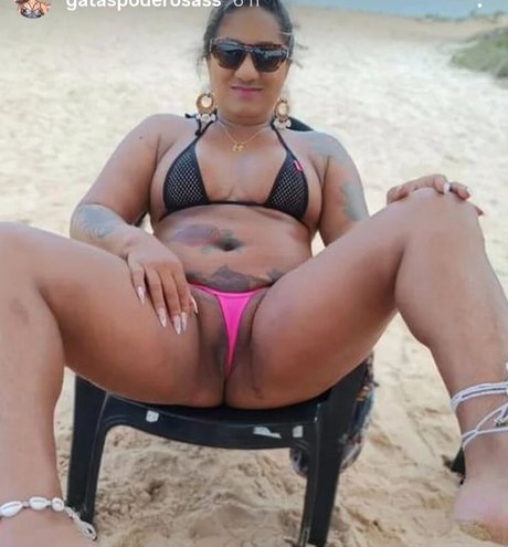 Esther Exhib star nude images