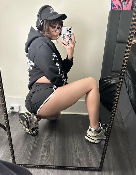 KianaVi model nudes picture