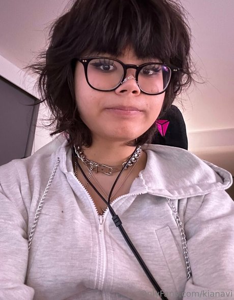 KianaVi adult model img