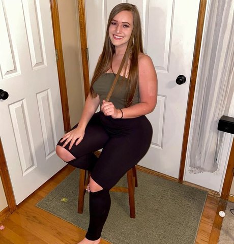 blonde fitness onlyfans naked picture
