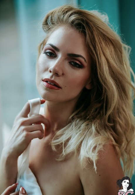 Teeth Sg nude star gallery