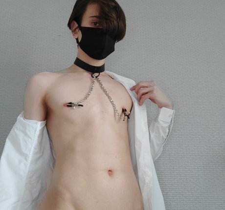 avokado model pornographic picture