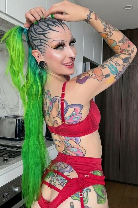 Frankie Phantom nudes actress gallery