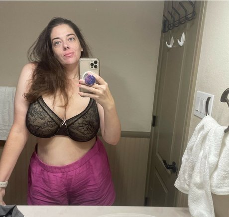 Fly s0uth pretty pornstar image