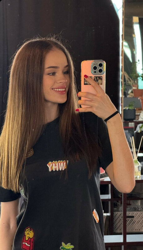 tlisliz nude pornstar images