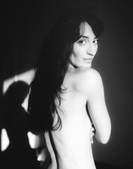 Laetitia Eido adult model image