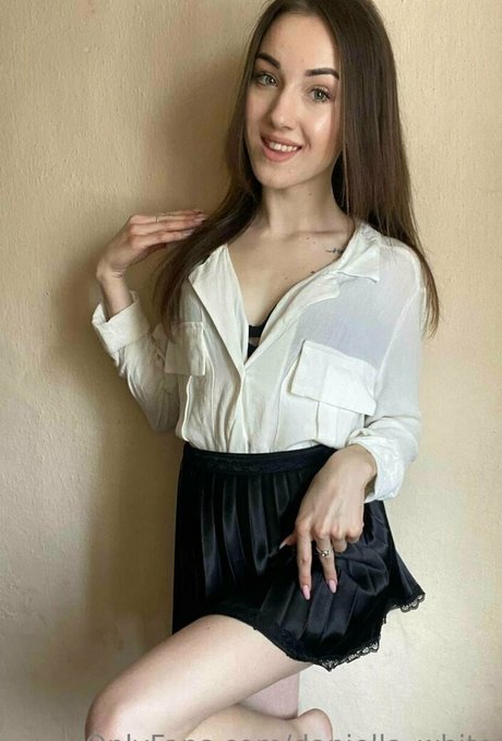 daniella white pretty actress image