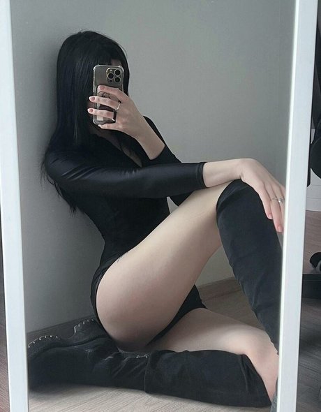 beexfia sexy model photo