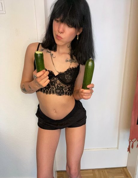 allyalden beautiful star photos