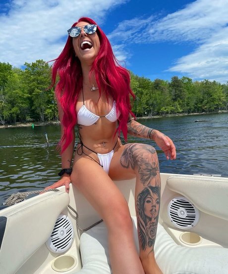 Krissytradio star erotic gallery