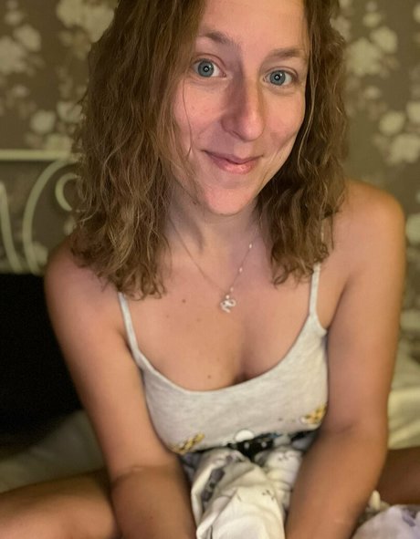 housewife onlyfans nude picture