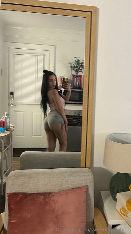 pregnant princess onlyfans erotic picture