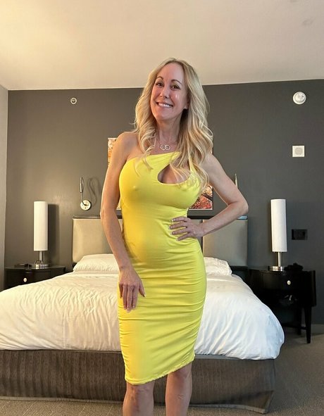 beautiful tits onlyfans porn gallery