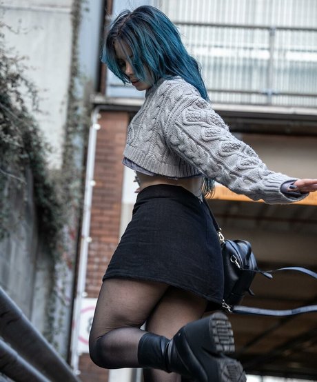 Moo Smith hot star pics