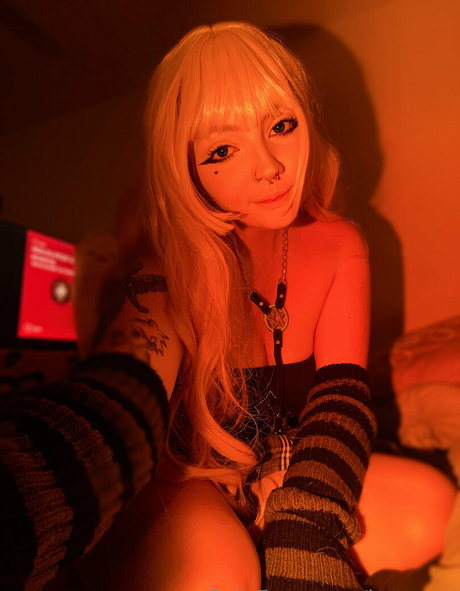 iroturott xxx pornstar photo