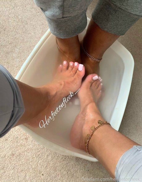 herfeetonfleek_ xxx actress pics
