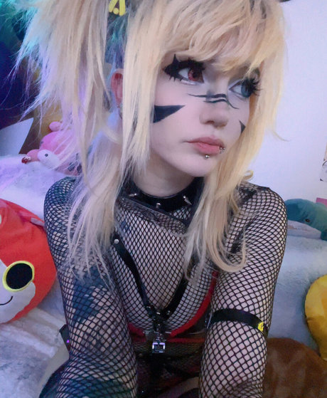 reitoozaru naked actress photo