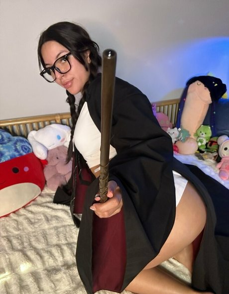 pixiewinn222 sex model img
