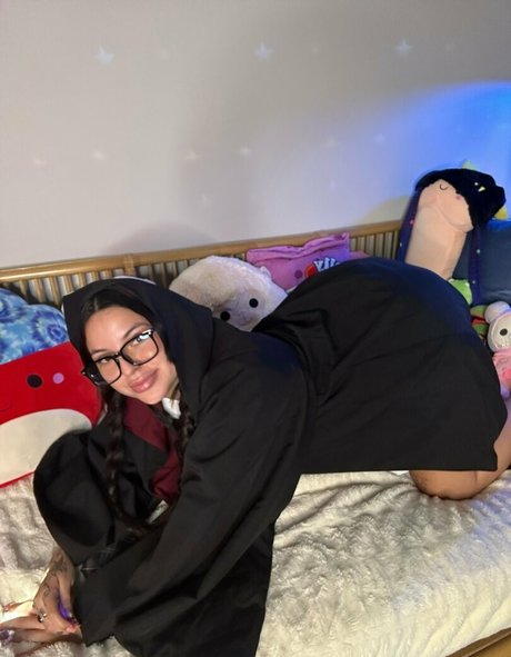 pixiewinn222 model sexy galleries