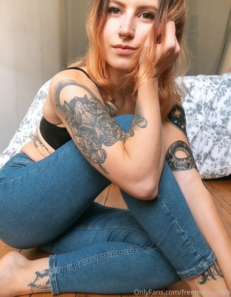 cute shemale onlyfans free naked photo