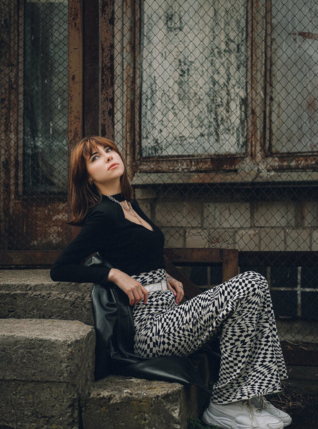 zlatka lesenok nude model image