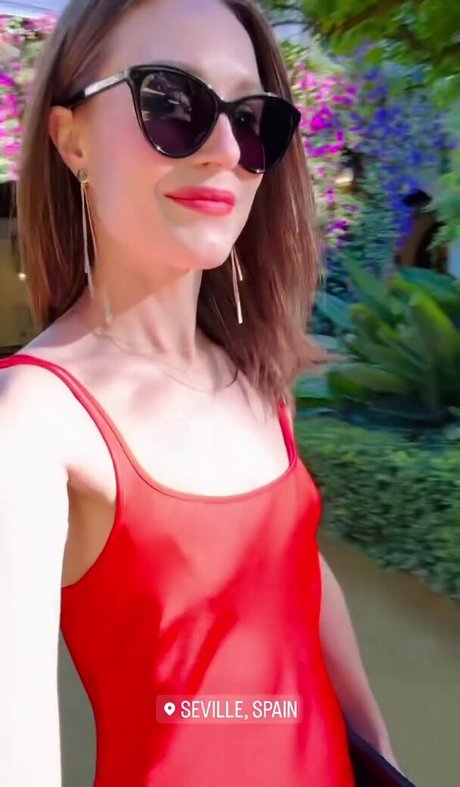 Politicians Female nude star picture