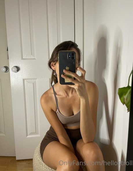 hellostroll nudes model pictures