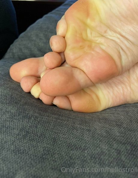 hellostroll hot star photos