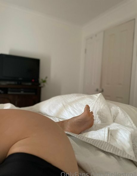 hellostroll profile pic