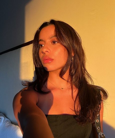 Izabella Alvarez naked star image